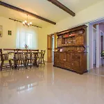 Prázdninový dům Four-bedroom In