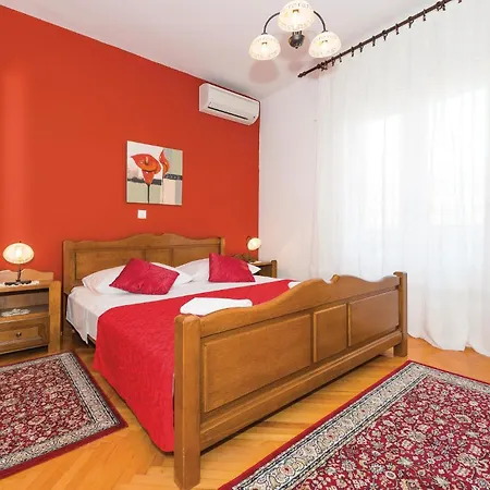 Awesome In Brodarica With Kitchen