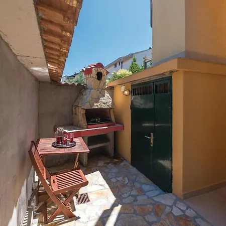 Four-bedroom In Brodarica (Sibenik-Knin)