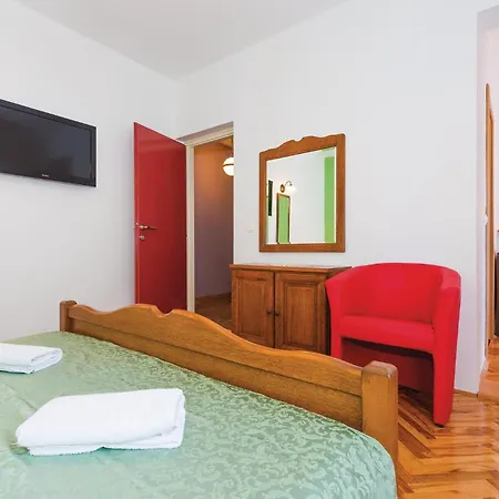 Awesome In Brodarica With Kitchen Holiday home