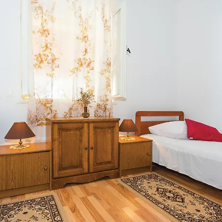 Awesome In Brodarica With Kitchen *