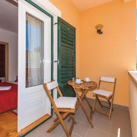 Awesome In Brodarica With Kitchen Holiday home *