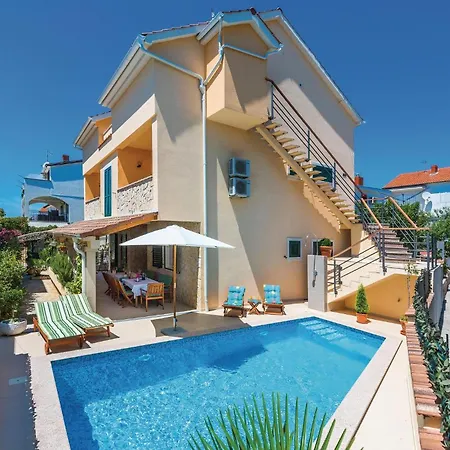 Awesome In Brodarica With Kitchen