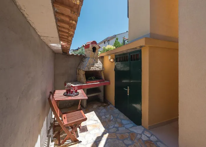 Four-bedroom In ברודאריצה