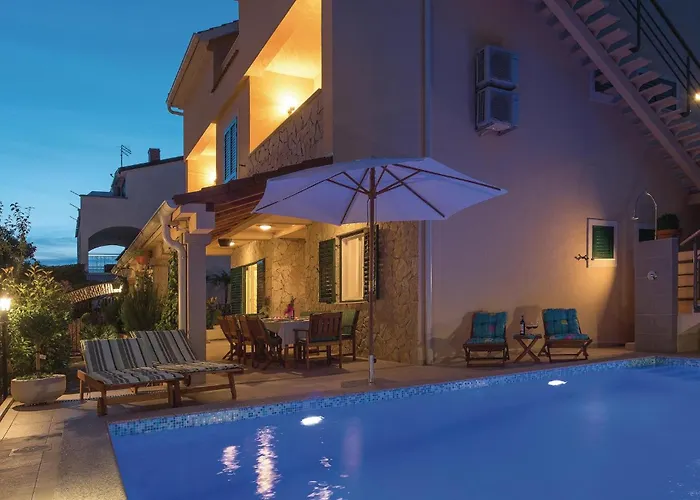 Vikendica Four-bedroom In *