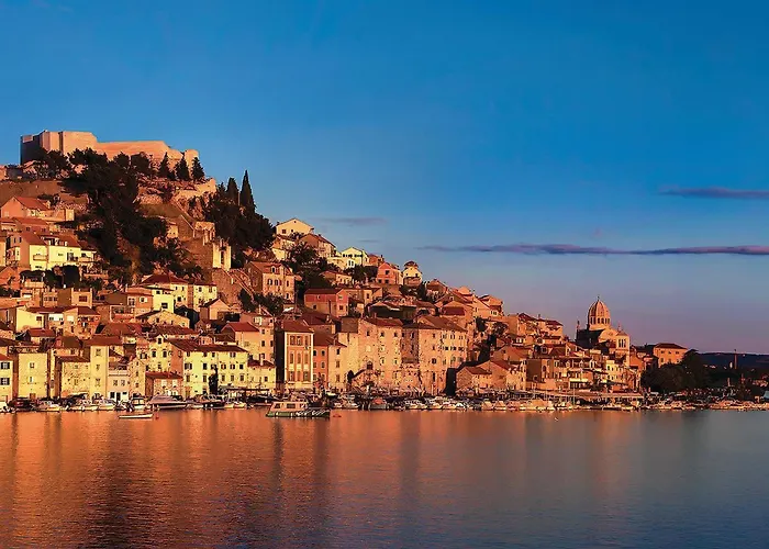 Four-bedroom In Vikendica