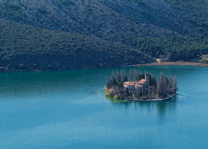 Four-bedroom In Vikendica Brodarica (Sibenik-Knin)