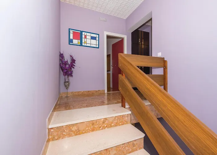 בית נופש Four-bedroom In *