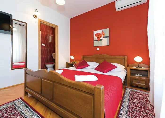 Four-bedroom In * ברודאריצה