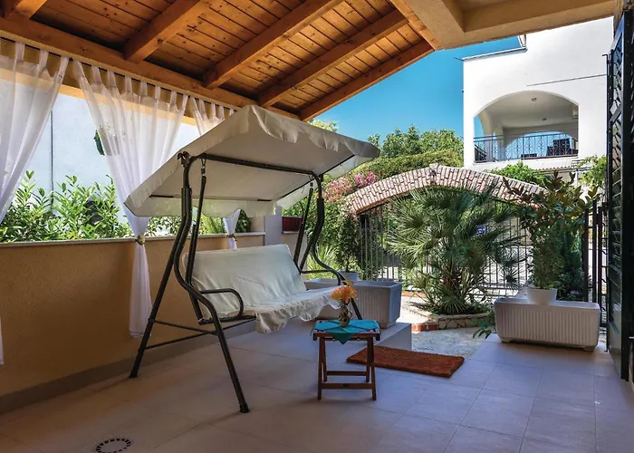 Four-bedroom In Vikendica Brodarica (Sibenik-Knin)